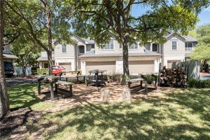 Valley Common Sitting